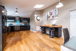 Kitchen/Diner- click for photo gallery